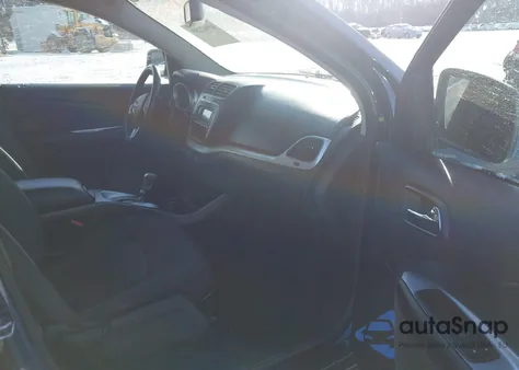 2017 Dodge Journey Crossroad z USA, uszkodzony, nr VIN 3C4PDCGB3HT605530